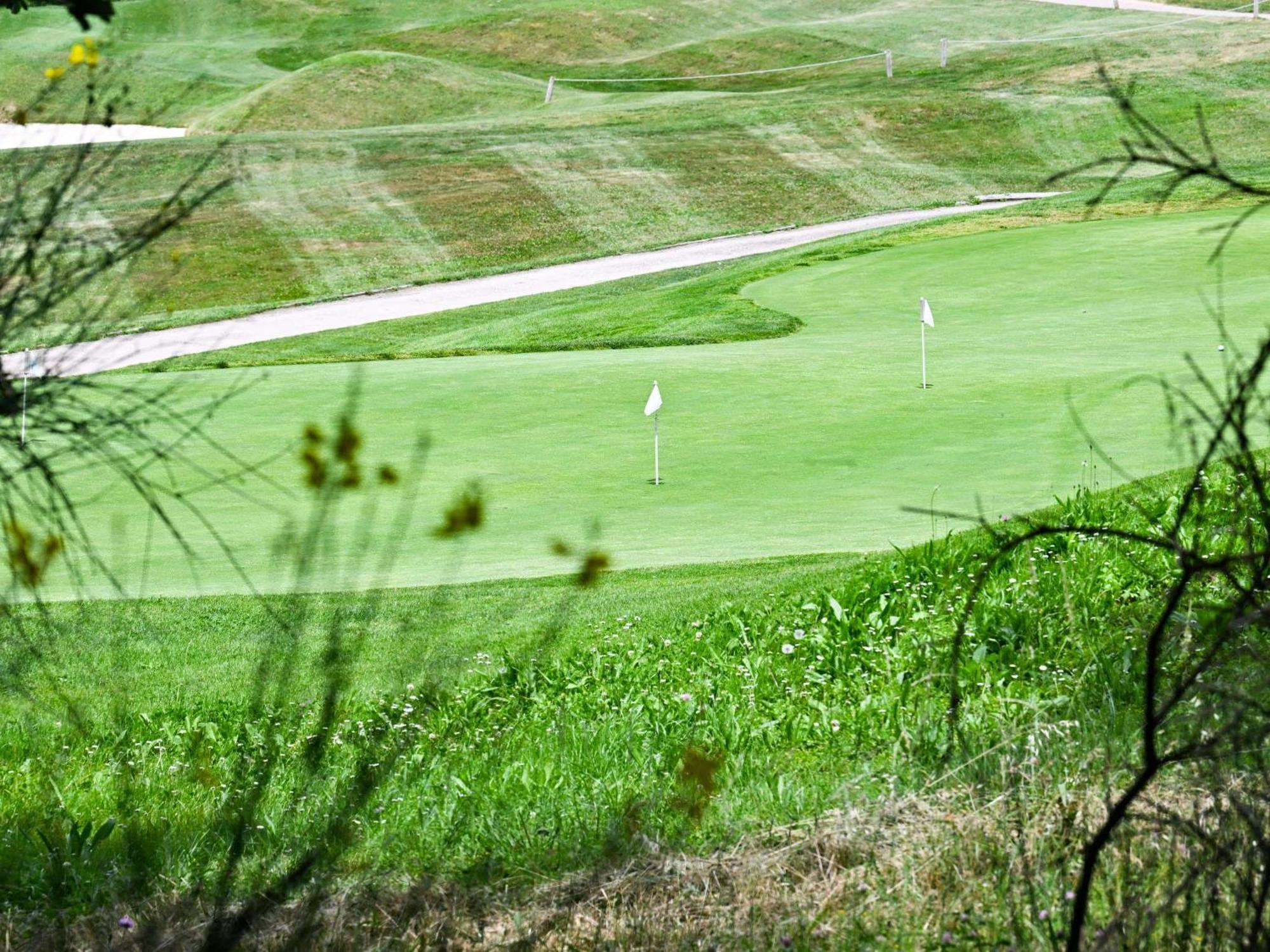 Mercure Brignoles Golf De Barbaroux & Spa Eksteriør billede
