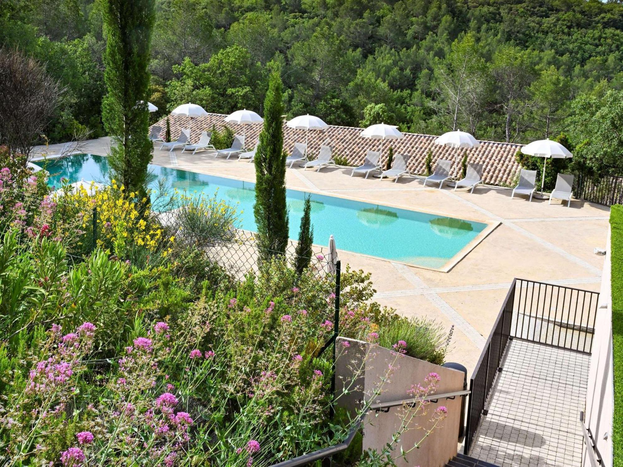 Mercure Brignoles Golf De Barbaroux & Spa Eksteriør billede